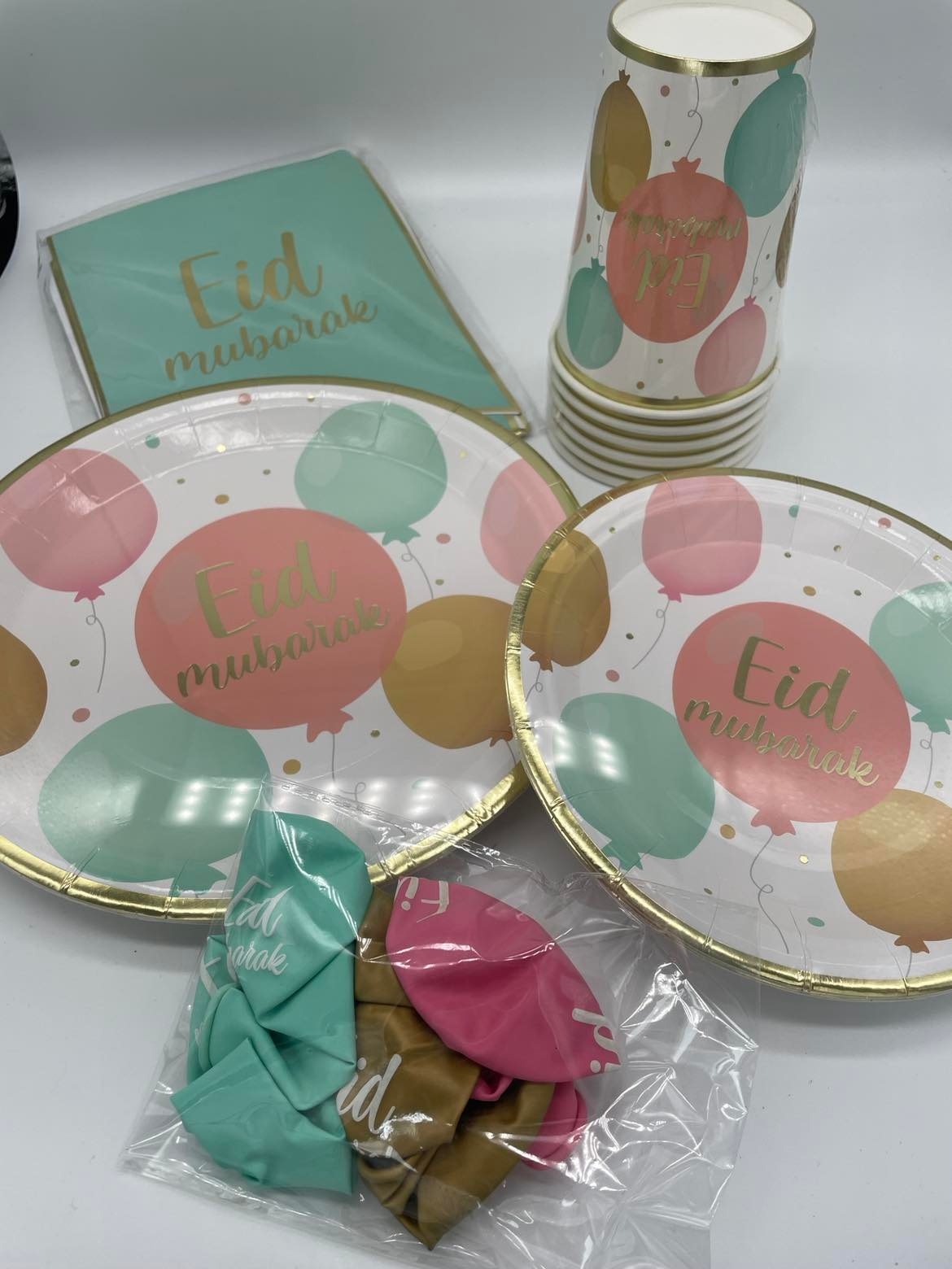 Set de décoration vaisselle jetable- guirlande et ballons Eid Mubarak -  Couleurs vives - 25 pièces